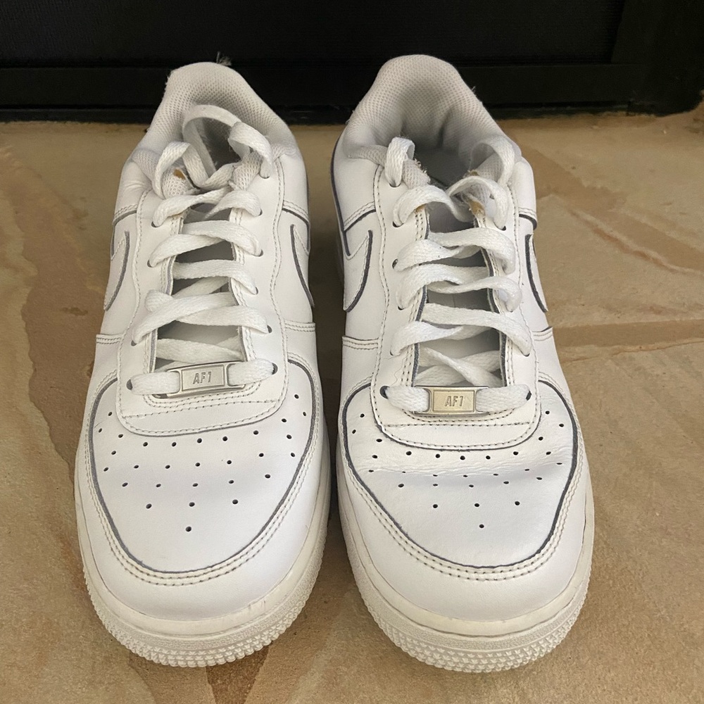 NIKE AIR FORCE 1s